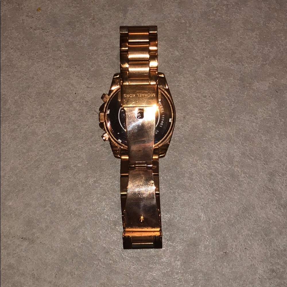 Micheal Kors Watch - Picture 2 of 4